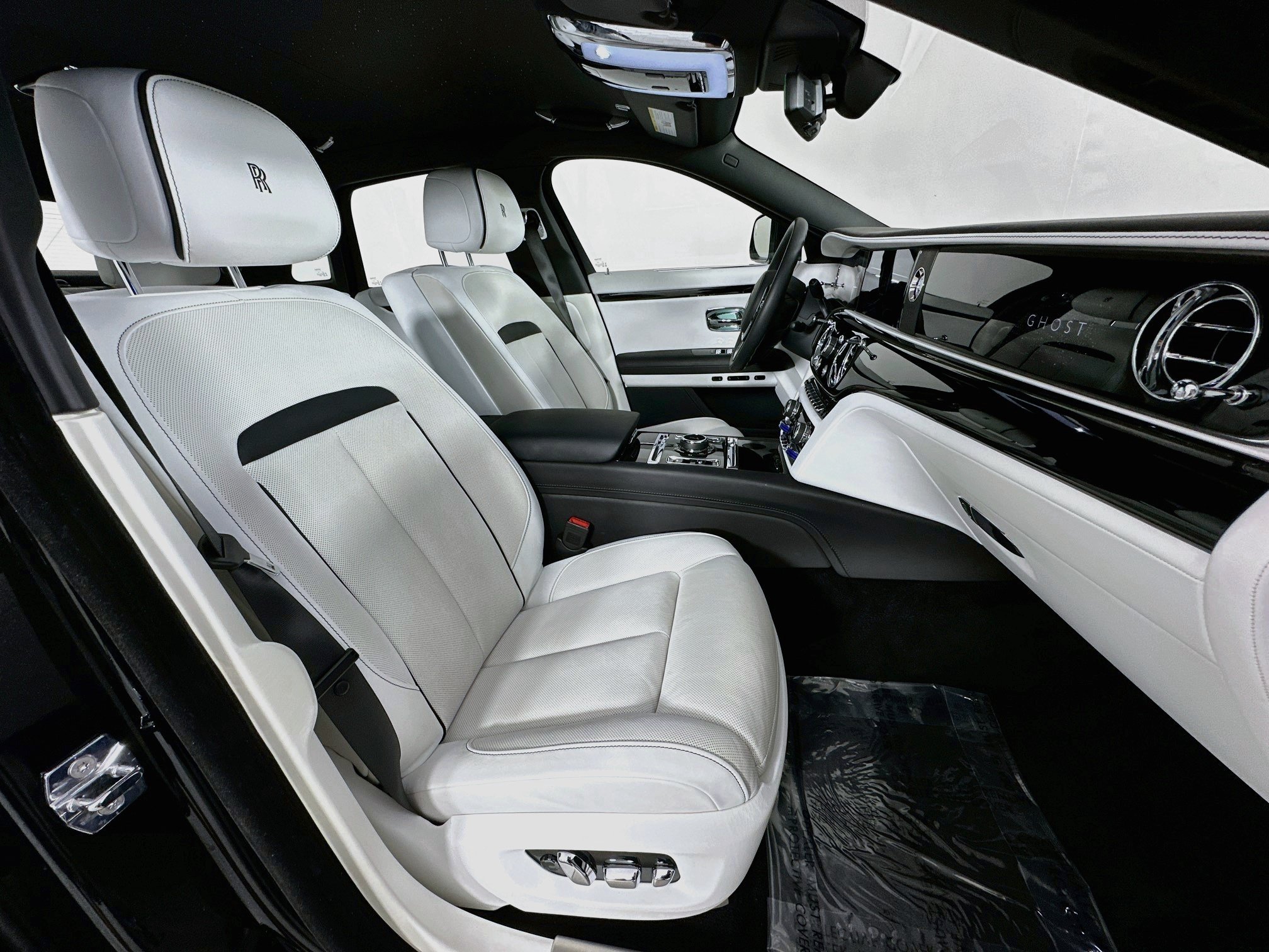 Certified 2022 Rolls-Royce Ghost AWD/4WD image 28