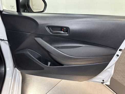 Used 2025 Toyota Corolla LE FWD image 36