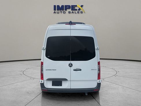 Used 2025 Mercedes-Benz Sprinter 2500 image 4