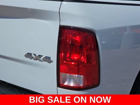 Used 2022 RAM 1500 Classic SLT w/ Electronics Group AWD/4WD image 39