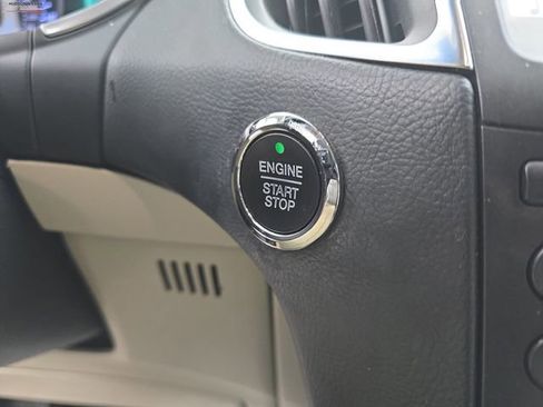 Used 2018 Ford Edge Titanium w/ Technology Package image 37