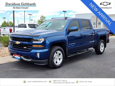 Used 2018 Chevrolet Silverado 1500 LT w/ LPO, Street Package AWD/4WD image 1