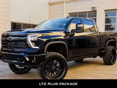 Used 2024 Chevrolet Silverado 2500 LTZ w/ LTZ Plus Package image 5