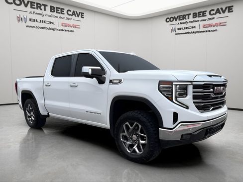 Used 2022 GMC Sierra 1500 SLT w/ SLT Premium Plus Package image 2