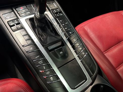 Used 2018 Porsche Macan GTS w/ Premium Package Plus AWD/4WD image 31