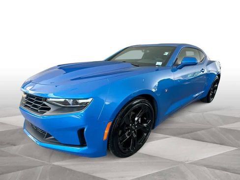 Used 2024 Chevrolet Camaro LT RWD image 4