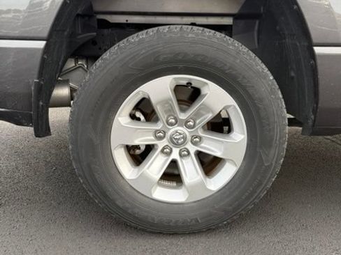 Used 2023 RAM 1500 Laramie AWD/4WD image 11