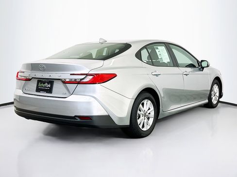 Used 2025 Toyota Camry LE image 9