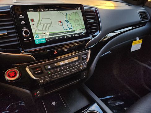 New 2026 Honda Ridgeline Black Edition image 10