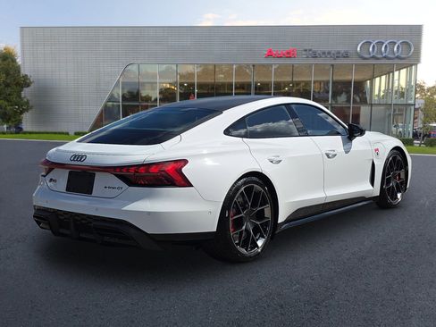 New 2026 Audi RS e-tron GT performance image 4