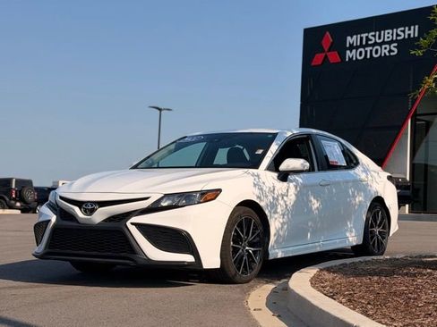 Used 2021 Toyota Camry SE FWD image 8