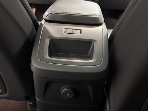 Used 2025 Volvo XC60 T8 Plus w/ Climate Package image 18