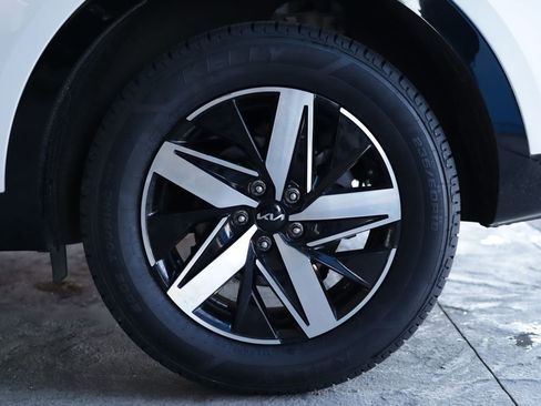 Used 2022 Kia Sorento S image 37