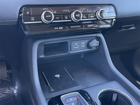 New 2025 Honda Pilot Touring image 19