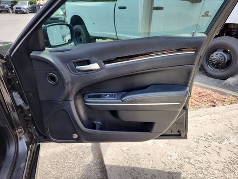 Used 2017 Chrysler 300 S w/ S Model Appearance Package RWD image 22