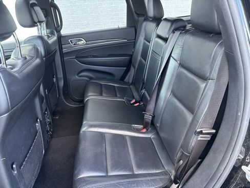 Used 2019 Jeep Grand Cherokee Limited image 24