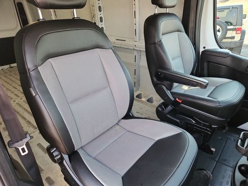 Used 2025 RAM ProMaster 3500 w/ Convenience Group FWD image 12