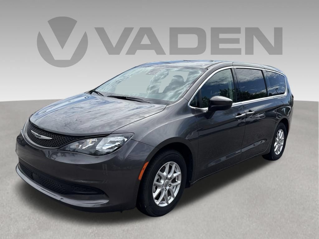 Used 2023 Chrysler Voyager LX FWD image 1