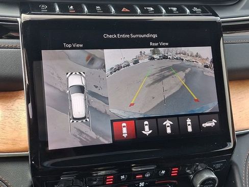 Used 2023 Jeep Grand Cherokee Summit AWD/4WD image 18