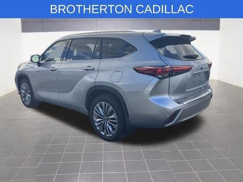 Used 2021 Toyota Highlander Platinum AWD/4WD image 10