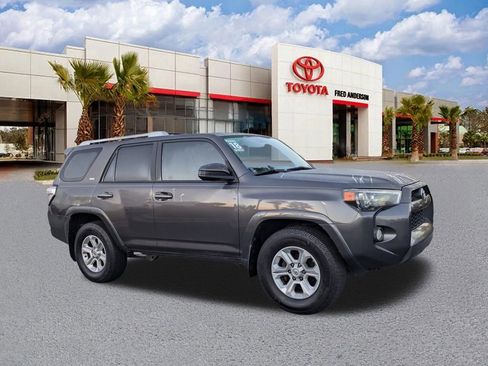 Used 2018 Toyota 4Runner SR5 image 1