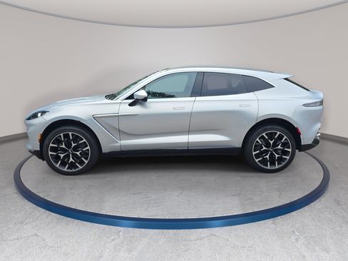 Used 2021 Aston Martin DBX AWD/4WD image 8