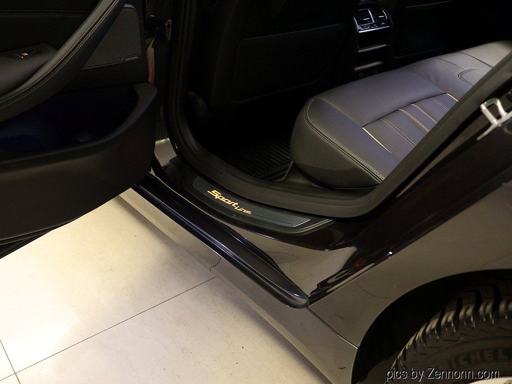 Certified 2019 BMW 530i xDrive w/ Convenience Package AWD/4WD image 28