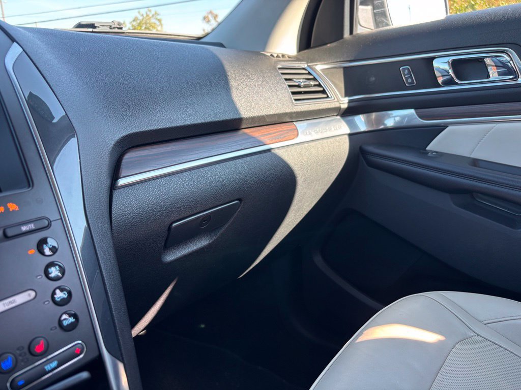Used 2019 Ford Explorer Limited w/ Limited Luxury Package FWD image 43