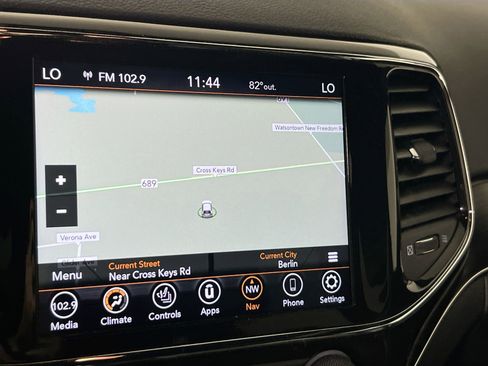 Used 2022 Jeep Grand Cherokee Limited image 13