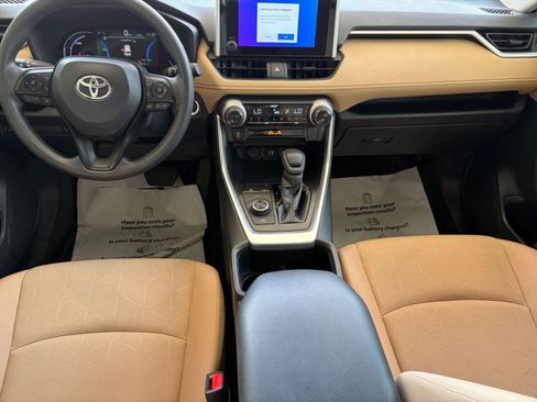 Used 2025 Toyota RAV4 XLE w/ Convenience Package AWD/4WD image 10