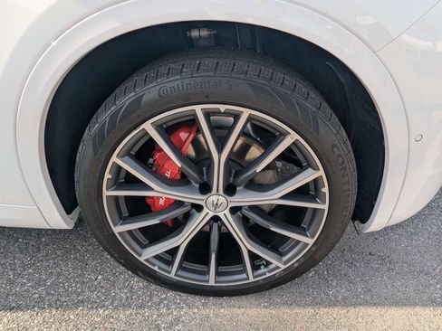 Used 2023 Maserati Grecale Modena AWD/4WD image 11