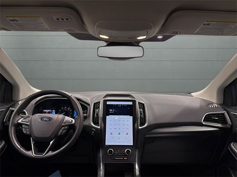 Used 2024 Ford Edge Titanium image 10