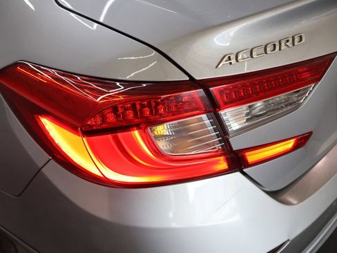 Used 2019 Honda Accord Touring image 31