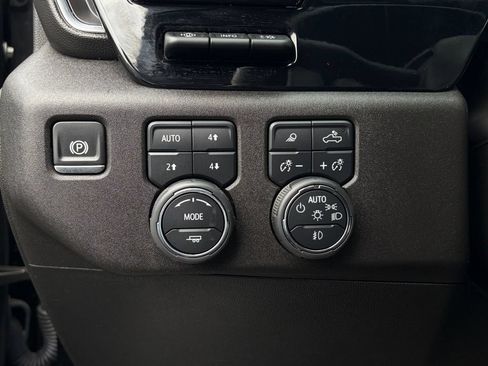 Used 2024 Chevrolet Silverado 1500 High Country w/ Midnight Edition AWD/4WD image 17