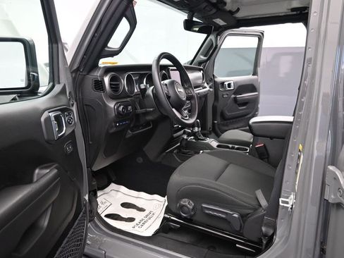 Used 2023 Jeep Wrangler Unlimited w/ Cold Weather Group AWD/4WD image 14