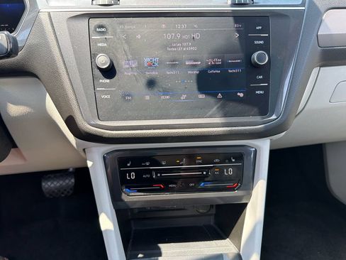 Certified 2023 Volkswagen Tiguan SE w/ Panoramic Sunroof Package AWD/4WD image 15