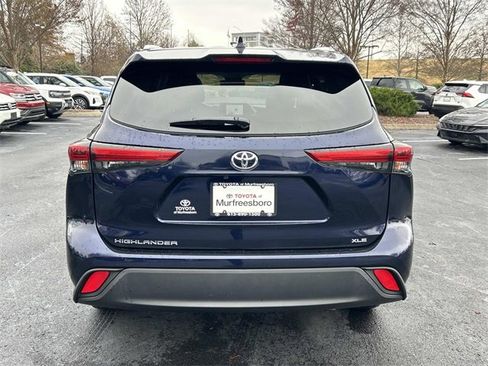 Used 2023 Toyota Highlander XLE image 5