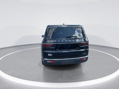 Used 2022 Jeep Wagoneer Series III AWD/4WD image 16
