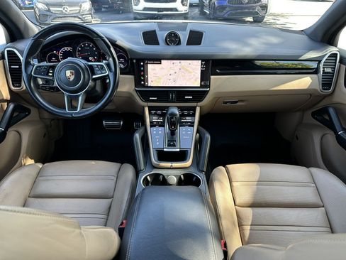 Used 2023 Porsche Cayenne S AWD/4WD image 16