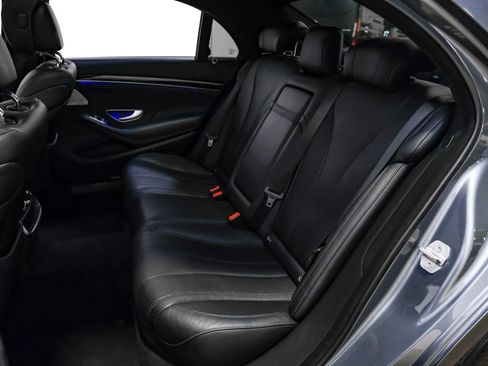 Used 2017 Mercedes-Benz S 550 Sedan image 31