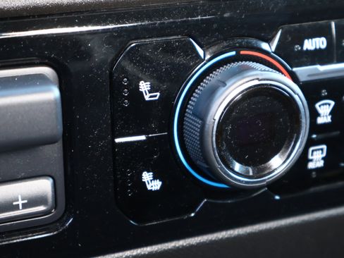 Used 2025 Chevrolet Silverado 1500 LT image 5