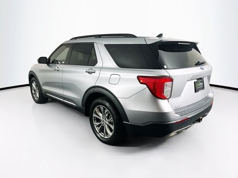 Used 2022 Ford Explorer XLT w/ Equipment Group 202A AWD/4WD image 5