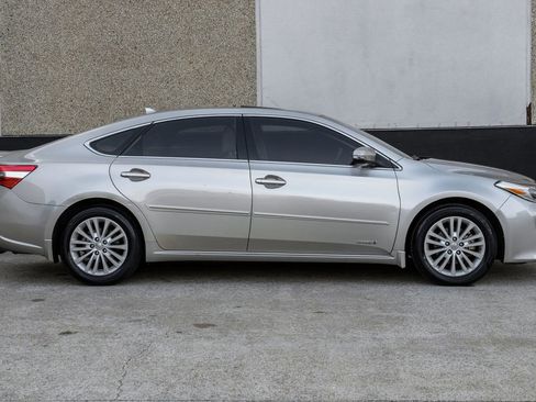 Used 2015 Toyota Avalon Limited image 7