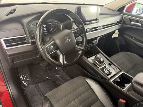 Used 2024 Mitsubishi Outlander SE AWD/4WD image 15