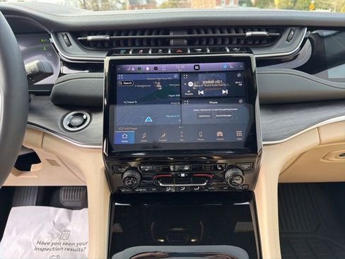 Used 2024 Jeep Grand Cherokee Limited 4xe image 18