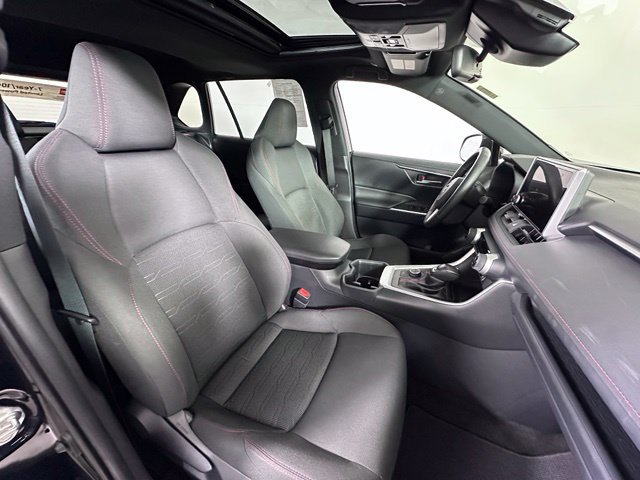 Used 2024 Toyota RAV4 SE AWD/4WD image 28