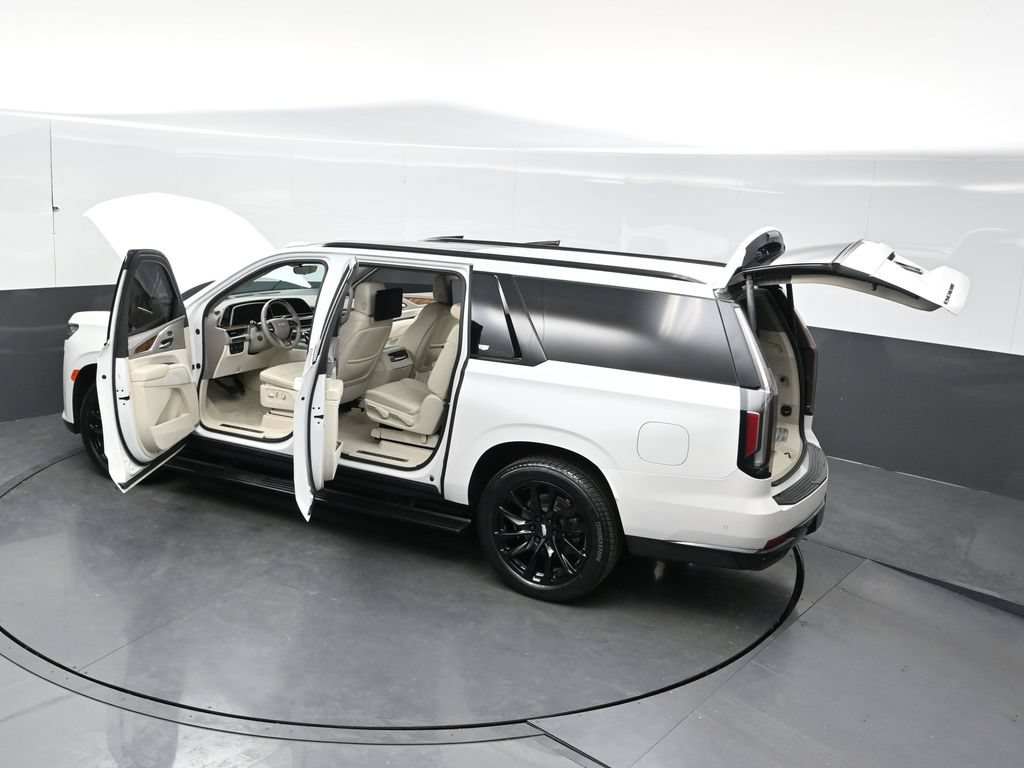 Certified 2024 Cadillac Escalade ESV Sport Platinum w/ LPO, ONYX Package AWD/4WD image 34