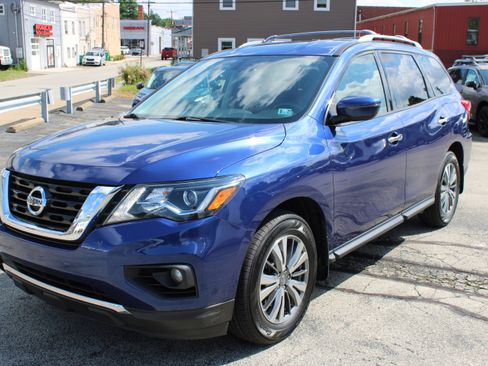 Used 2020 Nissan Pathfinder SV AWD/4WD image 1