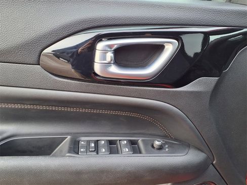 Used 2022 Jeep Compass Limited image 14