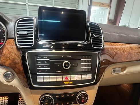 Used 2016 Mercedes-Benz GLE 400 4MATIC image 21